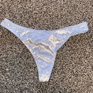 ✨MUST GO✨ NWOT VS PINK Velour Thong